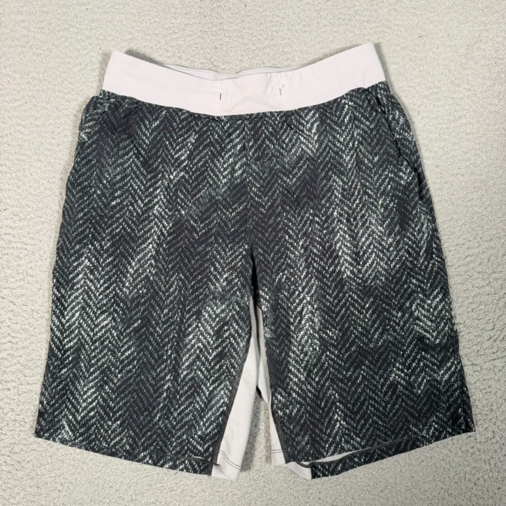 Lululemon Shorts Mens Smal Gray T.H.E. 9" Linerless Running Gym Stretch Workout